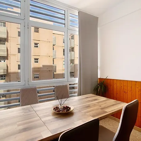 Mesa Y Lopez Apartment *