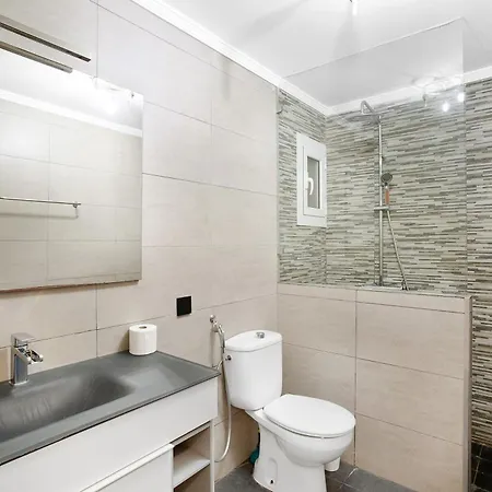 Mesa Y Lopez Apartment *