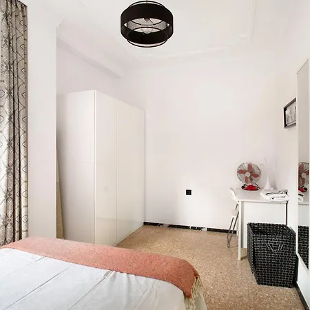 Mesa Y Lopez Apartment *